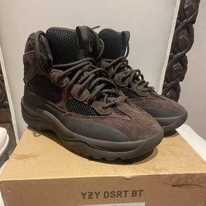 Yeezy desert boot oil
